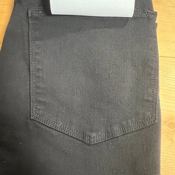 Frame Le High Skinny Black Denim design. Size 27 - Picture 2 of 9